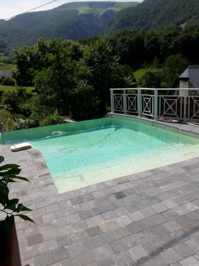 Maison Ainerak Gite A Sainte Engrace La Pierre Saint Martin Exterior foto